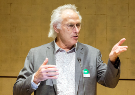Eric Fischl speaks at the annual series event made possible through his generosity.