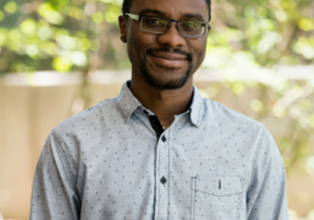 Dr. Toyo Trenou